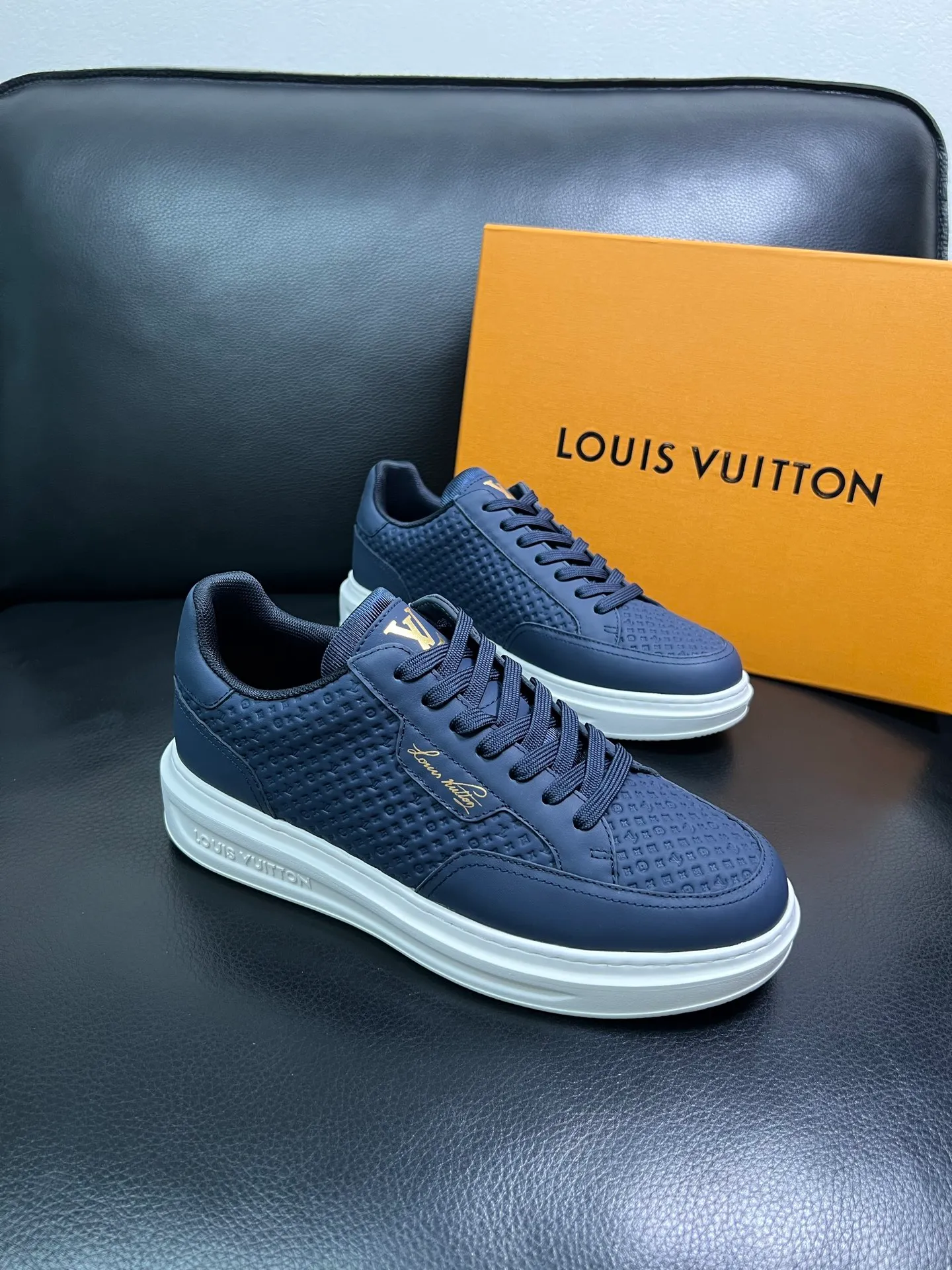 Men's shoes 💰740 Lv high quality top crafts Louis Vuitton sports shoes counter synchronized with original factory configuration, uppers imported from Italy, high-quality splicing colorful complex crafts, imported mesh pads soft and comfortable, soles: original soles specially provided by the original factory, T men's shoes 💰U exclusive movable molded soles super comfortable, original factory and single goods, welcome to compare, code number 38-44 (customized 45) 85867